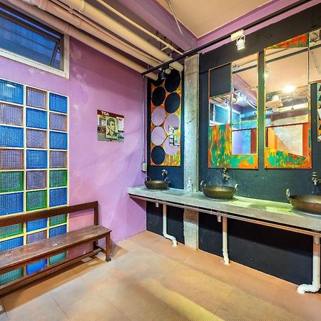 בנגקוק Silom Art Hostel מראה חיצוני תמונה